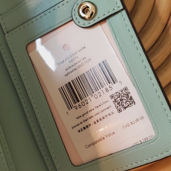 Kate spade embroidered Large slim bifold wallet Daisy Flowers Aphrodite floral - Picture 2 of 5